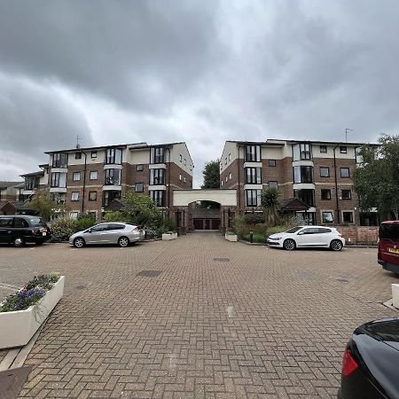 Canary Wharf Haven - Spacious & Homely Entire 1 Bedroom Flat Λονδίνο Εξωτερικό φωτογραφία