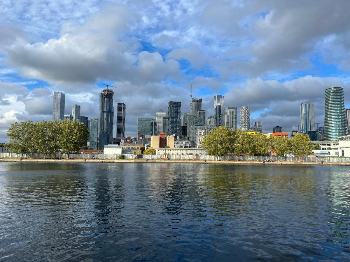 Canary Wharf Haven - Spacious & Homely Entire 1 Bedroom Flat Λονδίνο Εξωτερικό φωτογραφία