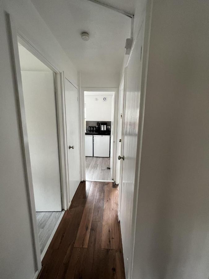 Canary Wharf Haven - Spacious & Homely Entire 1 Bedroom Flat Λονδίνο Εξωτερικό φωτογραφία