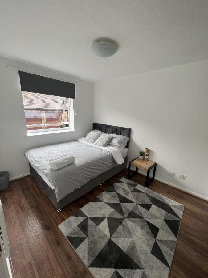 Canary Wharf Haven - Spacious & Homely Entire 1 Bedroom Flat Λονδίνο Εξωτερικό φωτογραφία