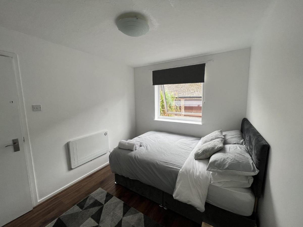 Canary Wharf Haven - Spacious & Homely Entire 1 Bedroom Flat Λονδίνο Εξωτερικό φωτογραφία