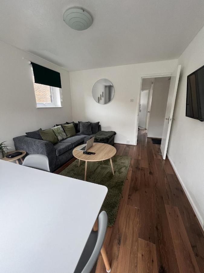 Canary Wharf Haven - Spacious & Homely Entire 1 Bedroom Flat Λονδίνο Εξωτερικό φωτογραφία