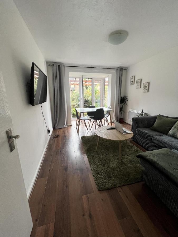 Canary Wharf Haven - Spacious & Homely Entire 1 Bedroom Flat Λονδίνο Εξωτερικό φωτογραφία