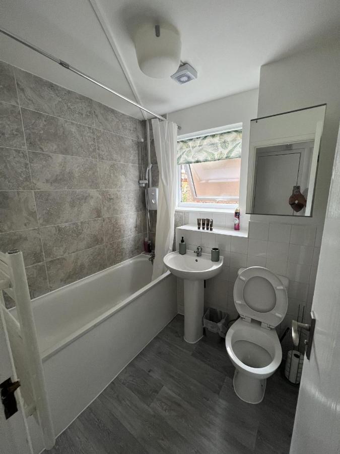 Canary Wharf Haven - Spacious & Homely Entire 1 Bedroom Flat Λονδίνο Εξωτερικό φωτογραφία